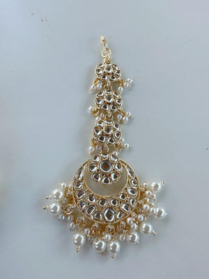 Gold Kundan Tikka w/Earring Set//Indian Bridal Maang Tikka Set/ Indian jewelry/jewelry/Bridesmaid Gifts/Kundnan jewelry set