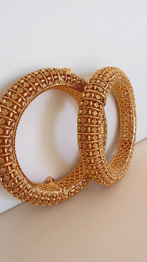 Traditional Gold Plated Bangles Set Of 2/Indian Bangles/Antique gold Kada/Kundan bridal bangles set/kada bangle set/Indian bangles Bracelets