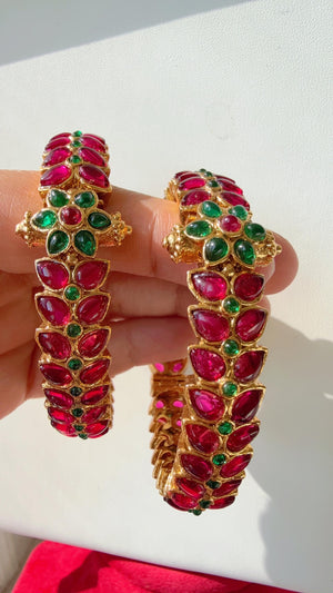 Kemp Ruby green Openable Gold kada /Antique gold Kada/Kundan bridal bangles set/Gold Kada/Indian bangles Bracelets
