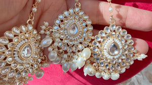 Gold Kundan Tikka w/Earring Set//Indian Bridal Maang Tikka Set/ Indian jewelry/jewelry/Bridesmaid Gifts/Kundnan jewelry set