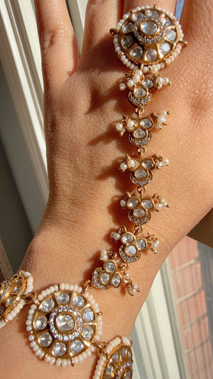 Sabyasachi inspired Moissanite diamond Bridal Hathphool /Diamond hand harness/Indian Jewelry/Hand Jewelry/Hathh Panja