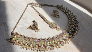 Petite look Antique Polki Kundan Mint Necklace Set with stud Earrings and Tikka | Indian Jewelry | Bridal Jewelry Kaur