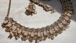 Petite look Antique Polki Kundan Baby pink Necklace Set with stud Earrings and Tikka | Indian Jewelry | Bridal Jewelry Kaur