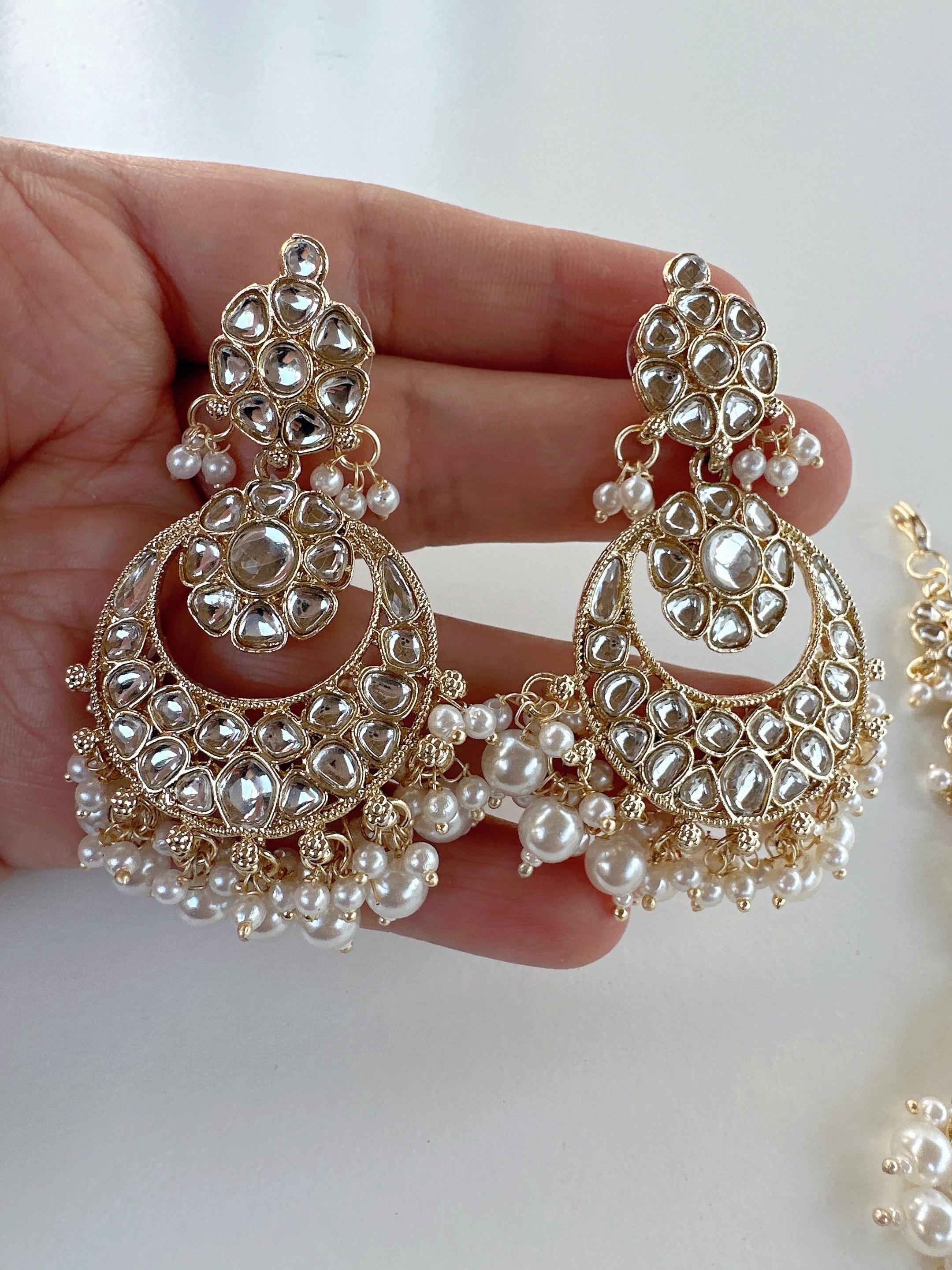 Gold Kundan Tikka w/Earring Set//Indian Bridal Maang Tikka Set/ Indian jewelry/jewelry/Bridesmaid Gifts/Kundnan jewelry set