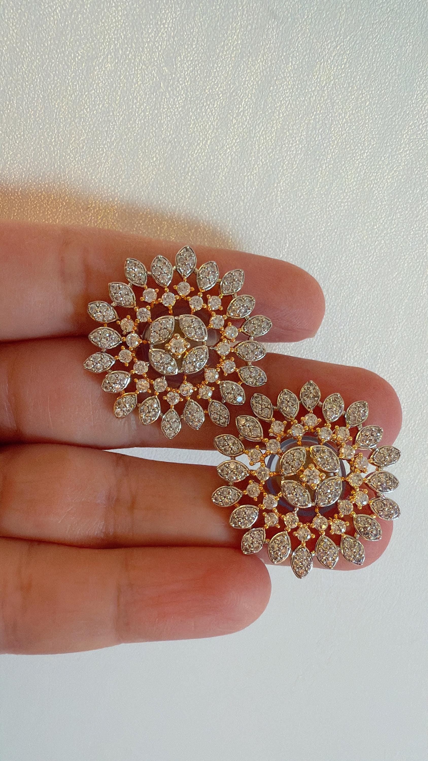 Diamond CZ 2 tone gold Diamond studs /Indian Studs/Indian Jewelry/diamond Studs/Statement Stud Earring/Kundan Stud Earrings