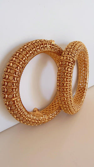 Traditional Gold Plated Bangles Set Of 2/Indian Bangles/Antique gold Kada/Kundan bridal bangles set/kada bangle set/Indian bangles Bracelets