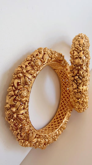 Traditional Gold Plated Bangles Set Of 2/Indian Bangles/Antique gold Kada/Kundan bridal bangles set/Gold Kada/Gold Lookalike Bangle