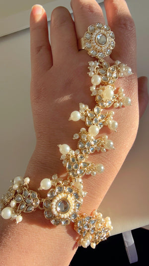 Kundan Hath Paan/Bracelet/Haath phool/Hathh Panja/hand harness/Indian Hand Jewelry//Bridal Jewelry/Indian Wedding jewelry