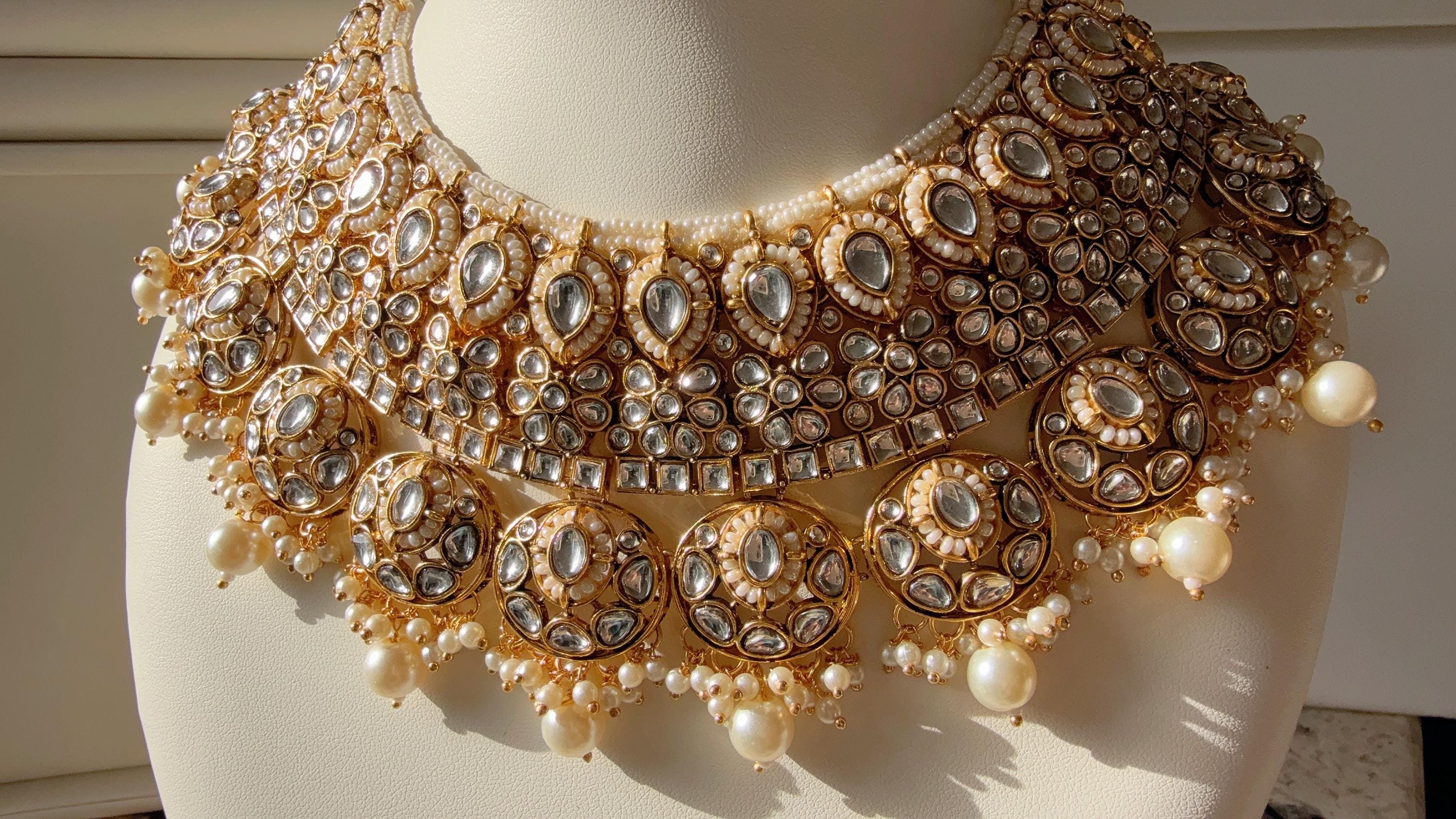 Semi Bridal gold Kundan Necklace Set with long jhumka and Tikka /Kundan Choker/Indian necklace/Indian wedding jewelry/Bridal necklace set