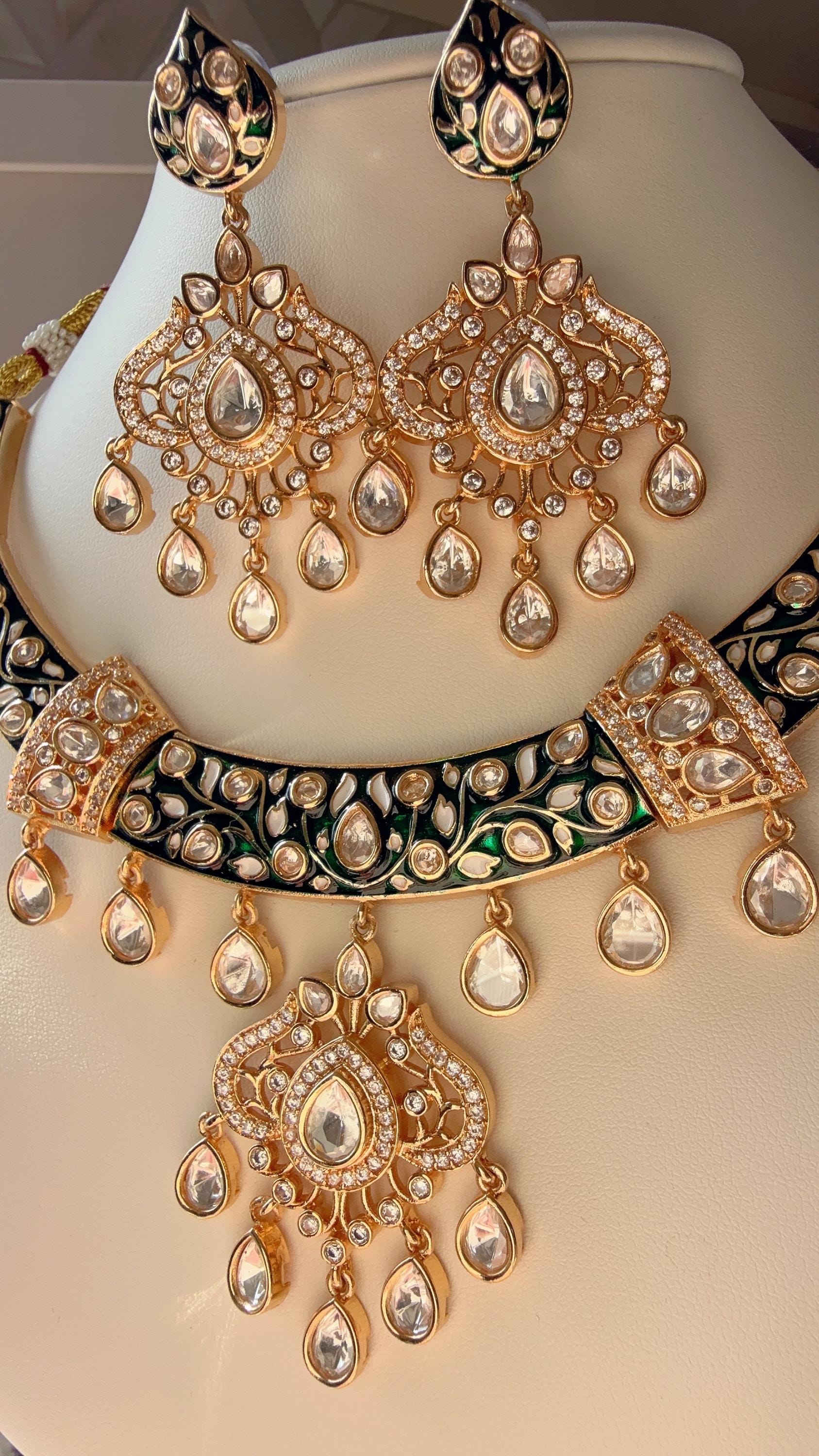 Moissanite kundan Green hasli necklace set with chand bali earrings/Diamond Hasli / Rajwadi Green Hasli /Indian Wedding jewelry