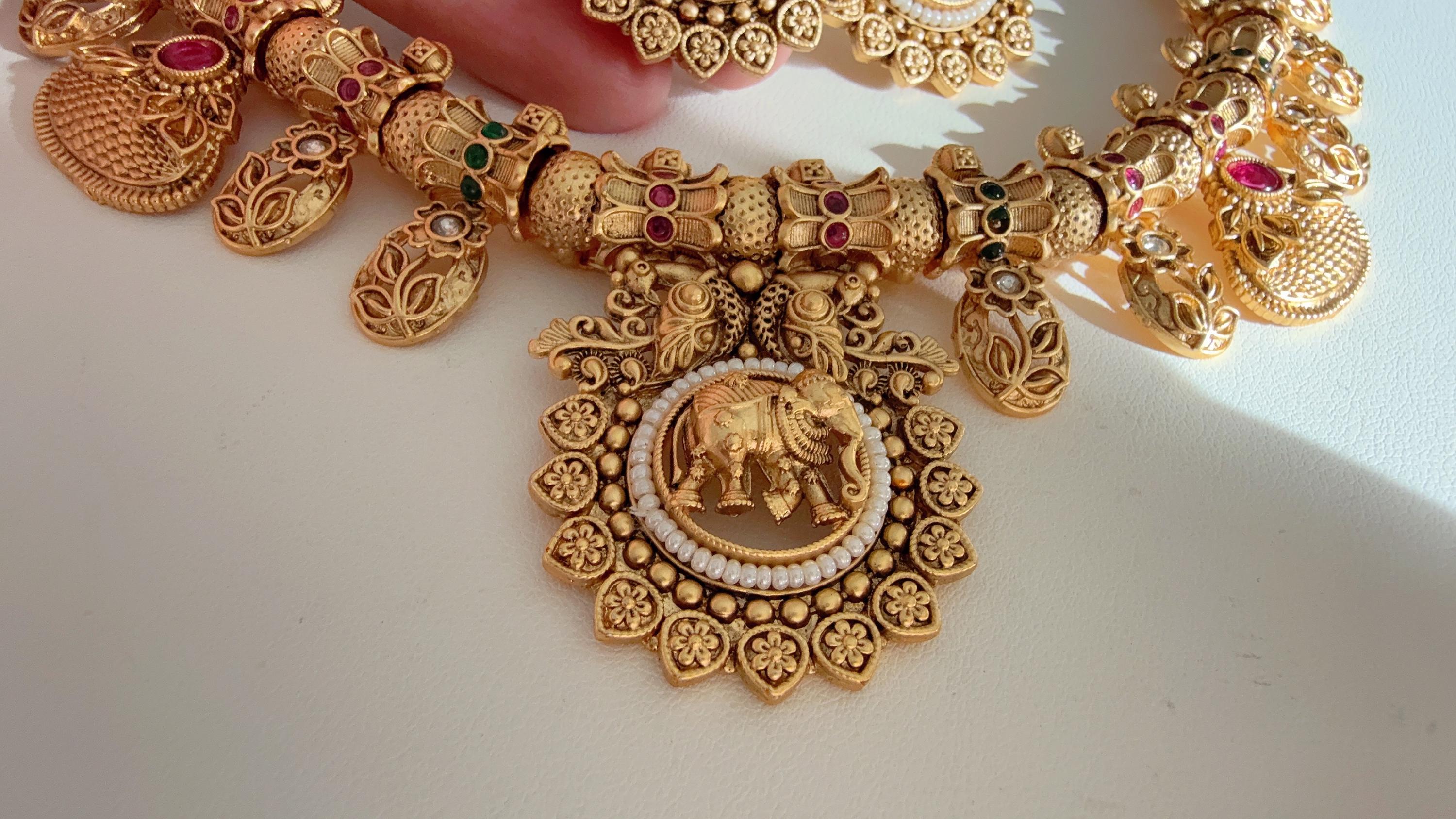 Ruby green Matt gold Necklace /Indian Choker /Guttapusalu necklace /Temple jewelry/South Indian jewelry/Indian Wedding jewelry