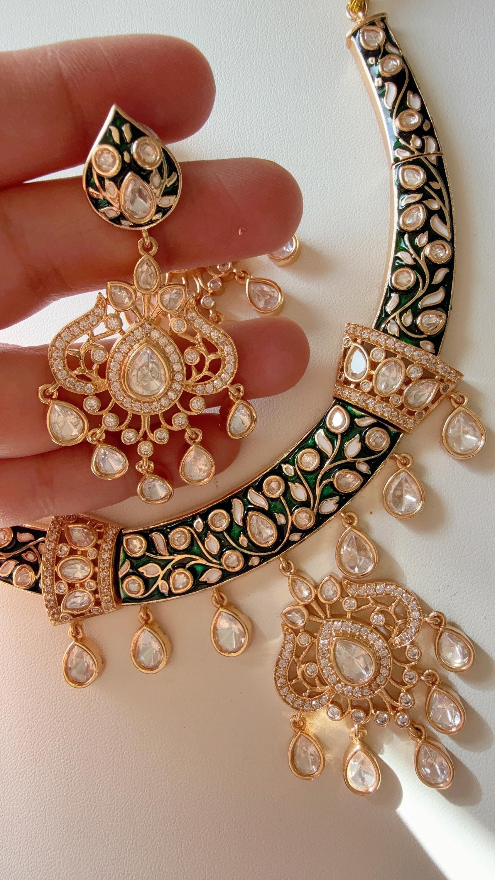 Moissanite kundan Green hasli necklace set with chand bali earrings/Diamond Hasli / Rajwadi Green Hasli /Indian Wedding jewelry
