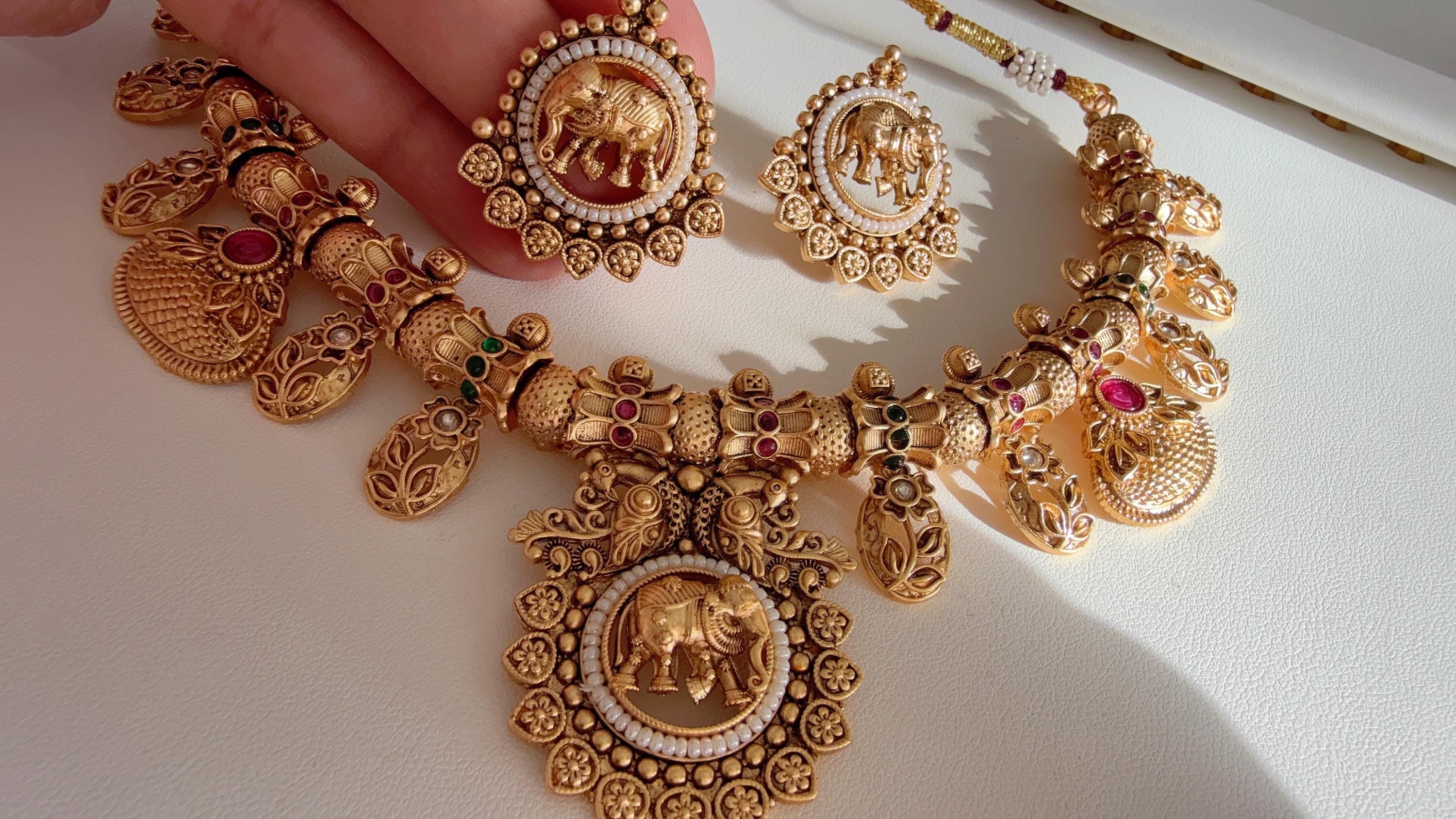 Ruby green Matt gold Necklace /Indian Choker /Guttapusalu necklace /Temple jewelry/South Indian jewelry/Indian Wedding jewelry