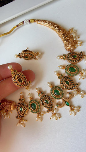 Ruby green hasli Choker Necklace /Indian Choker /Guttapusalu necklace /Temple jewelry/South Indian jewelry/Indian Wedding jewelry