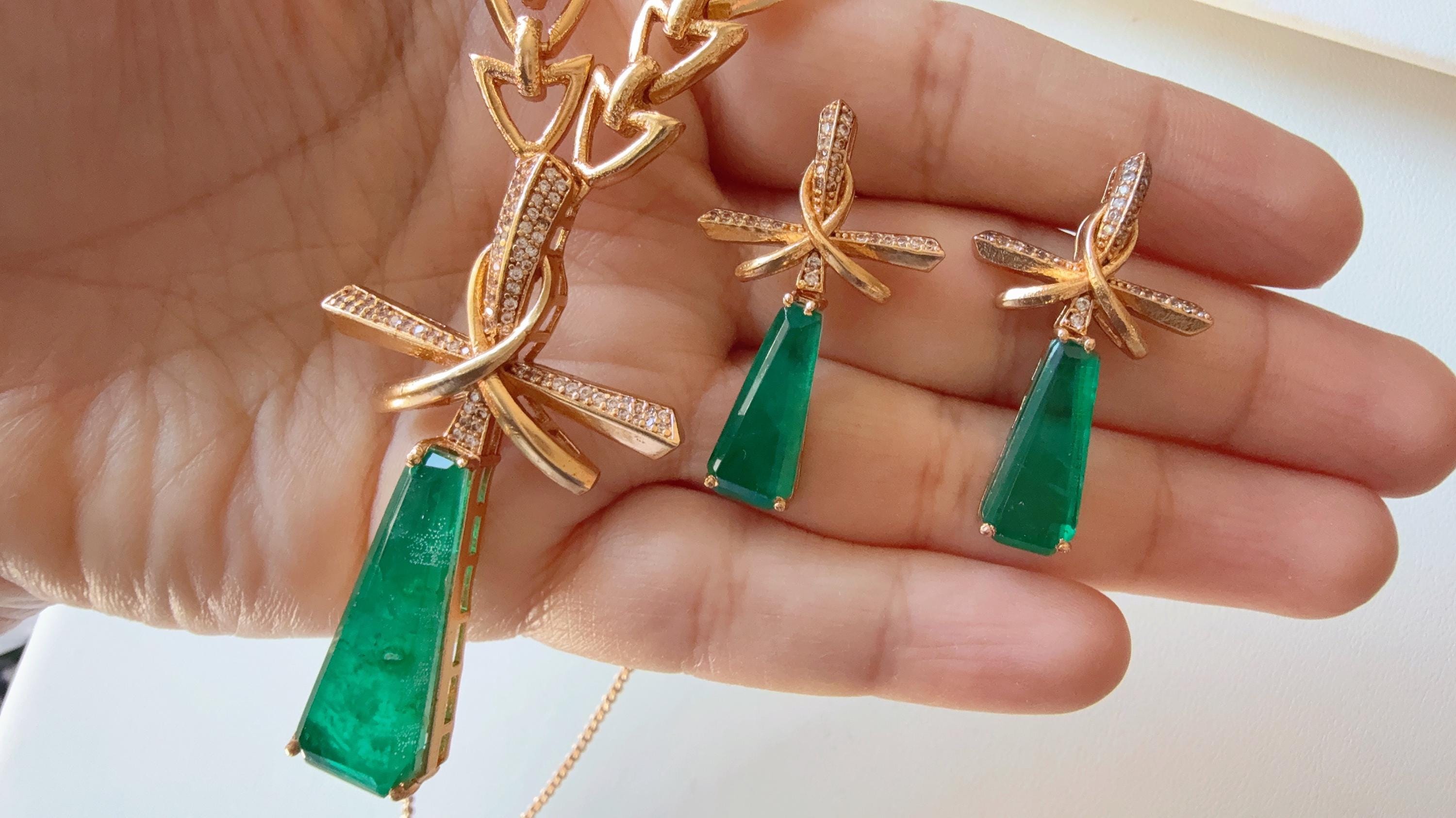 Diamond Cross doublet stone Pendant Necklace /Indian jewelry/ CZ green necklace/Diamond necklace Indian Necklace/