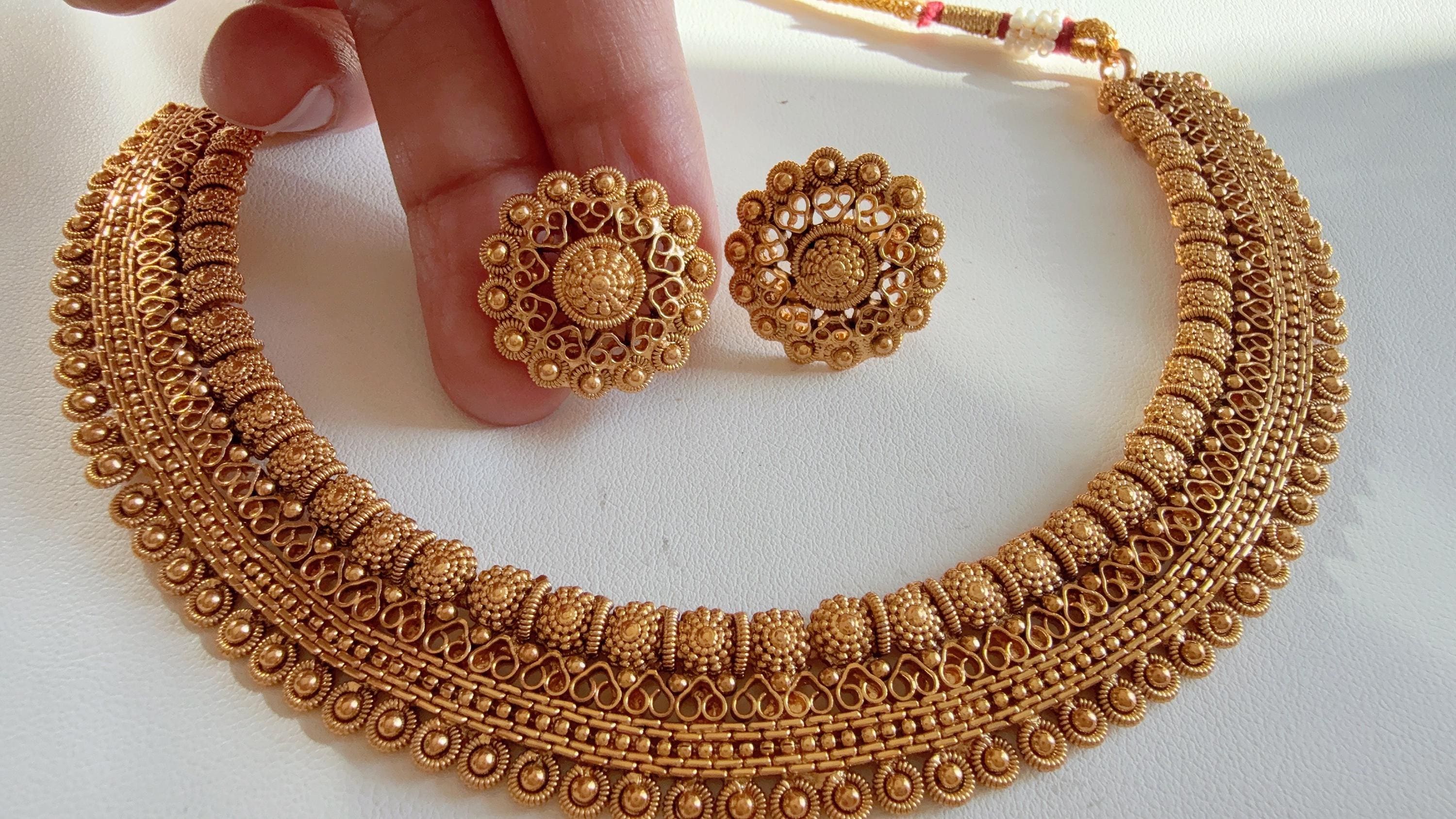 Antique Gold choker studs Necklace/Indian wedding jewelry/South Indian Jewelry/Wedding necklace/Temple Jewelry