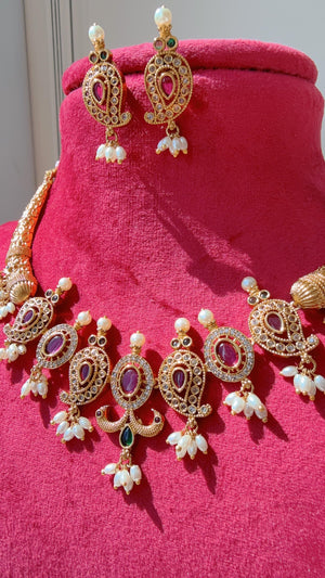 Ruby green hasli Choker Necklace /Indian Choker /Guttapusalu necklace /Temple jewelry/South Indian jewelry/Indian Wedding jewelry