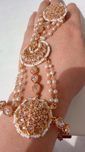 Gold Polki Pearl Kundan Hath Paan single /hand harness/Indian Jewelry/Hand Jewelry/Haath phool/Hand Chain Bracelet for Her