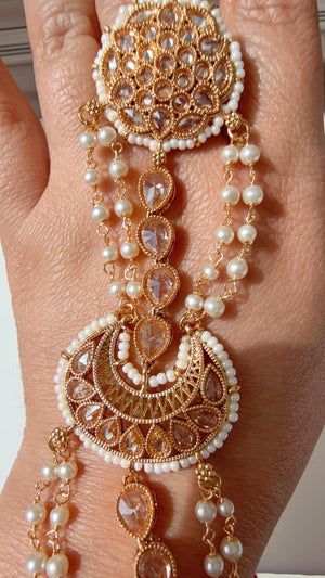 Gold Polki Pearl Kundan Hath Paan single /hand harness/Indian Jewelry/Hand Jewelry/Haath phool/Hand Chain Bracelet for Her