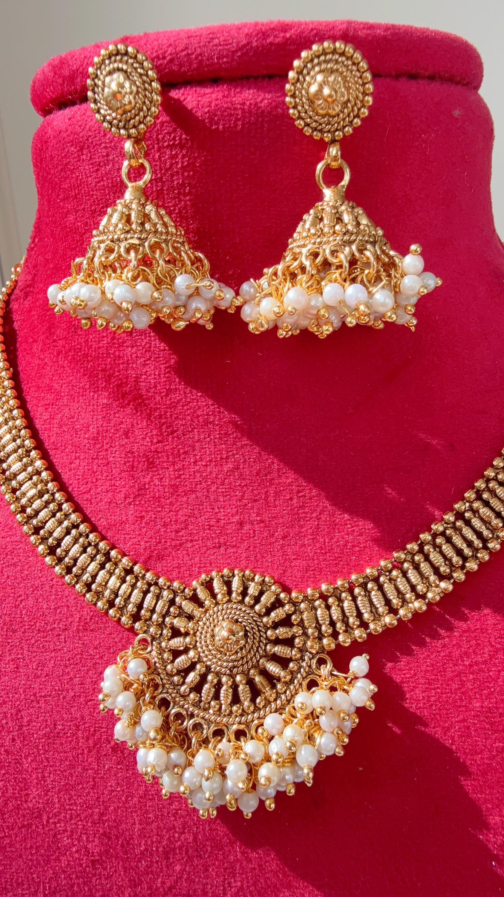 Antique Gold Necklace/Indian wedding jewelry/South Indian Jewelry/Wedding necklace/Temple Jewelry
