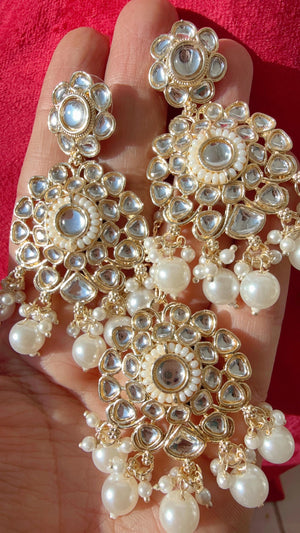 Gold Kundan Tikka with Large stud //Indian Bridal Maang Tikka Set/ Indian jewelry/jewelry/Bridesmaid Kundan jewelry set