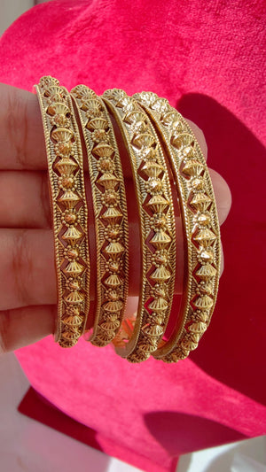 Set of 4 gold Antique Bridal kada Filigree bangles set/Bridal bangles/Rajwadi bangles/Indian Bangles/Bangles/Ruby diamond Kemp bangles