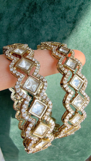 Gold Kundan Bangles pair/Polki Kundan Antique gold finish Pearl Bangles /Indian Jewelry// Kundan Bangles/kundan bangles/Indian Wedding