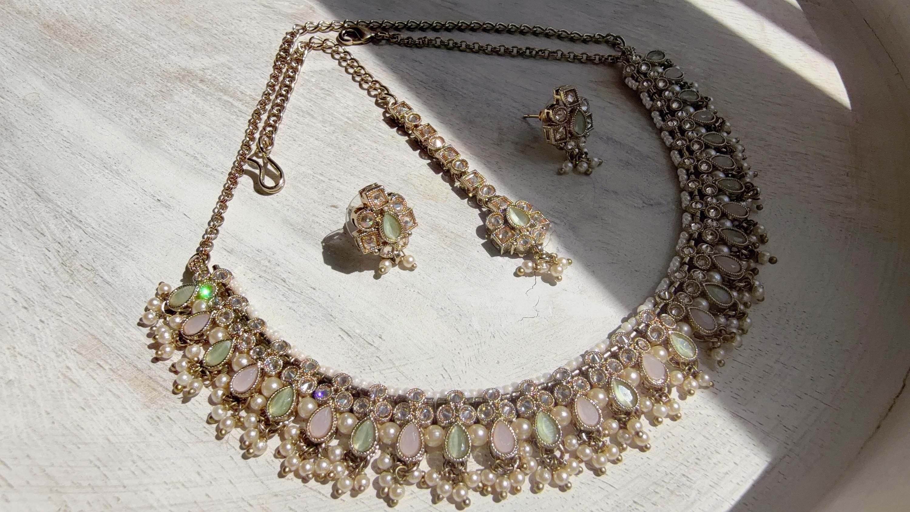 Petite look Antique Polki Kundan Mint pink Necklace Set with stud Earrings and Tikka | Indian Jewelry | Bridal Jewelry Kaur