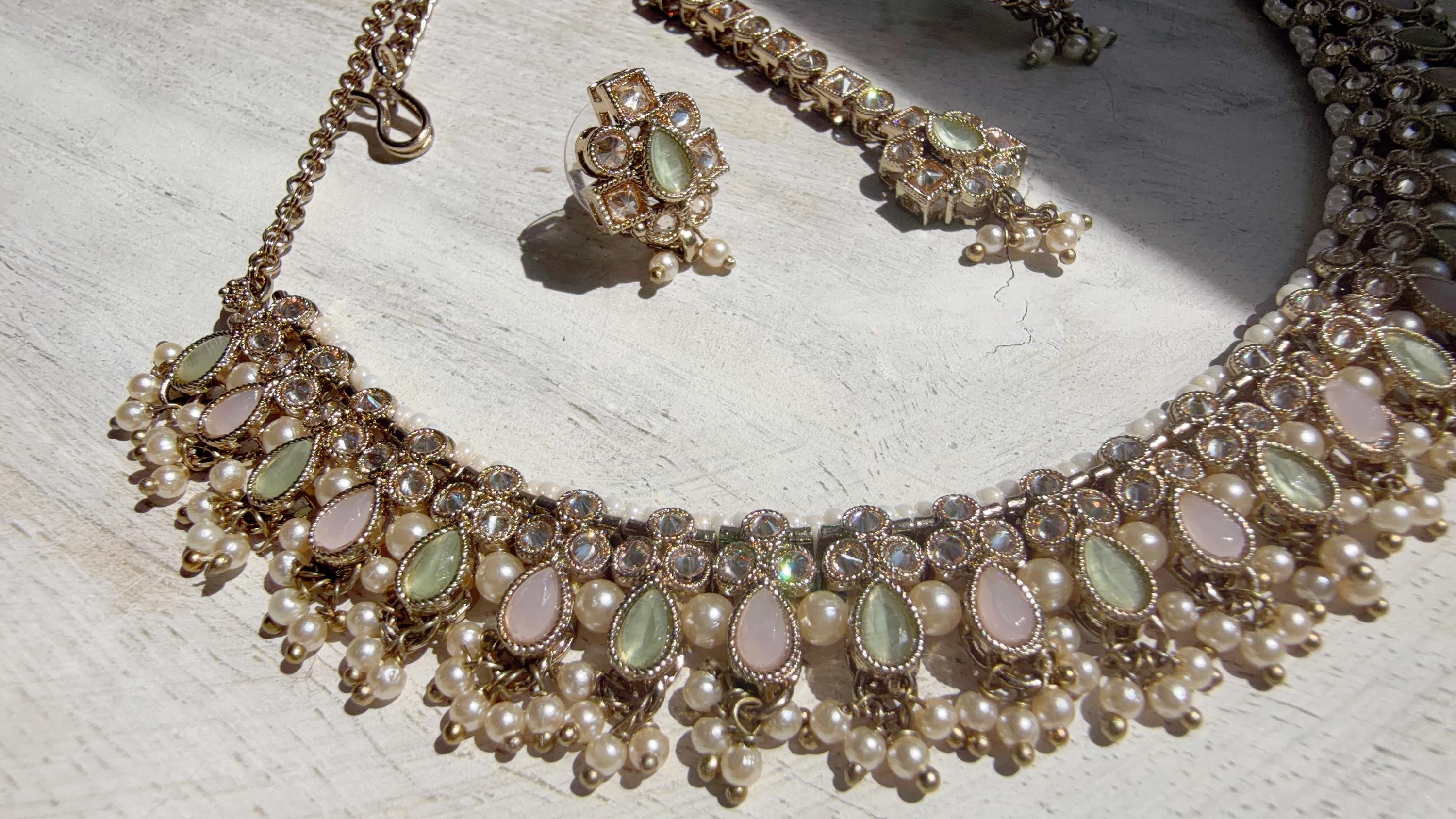 Petite look Antique Polki Kundan Mint pink Necklace Set with stud Earrings and Tikka | Indian Jewelry | Bridal Jewelry Kaur