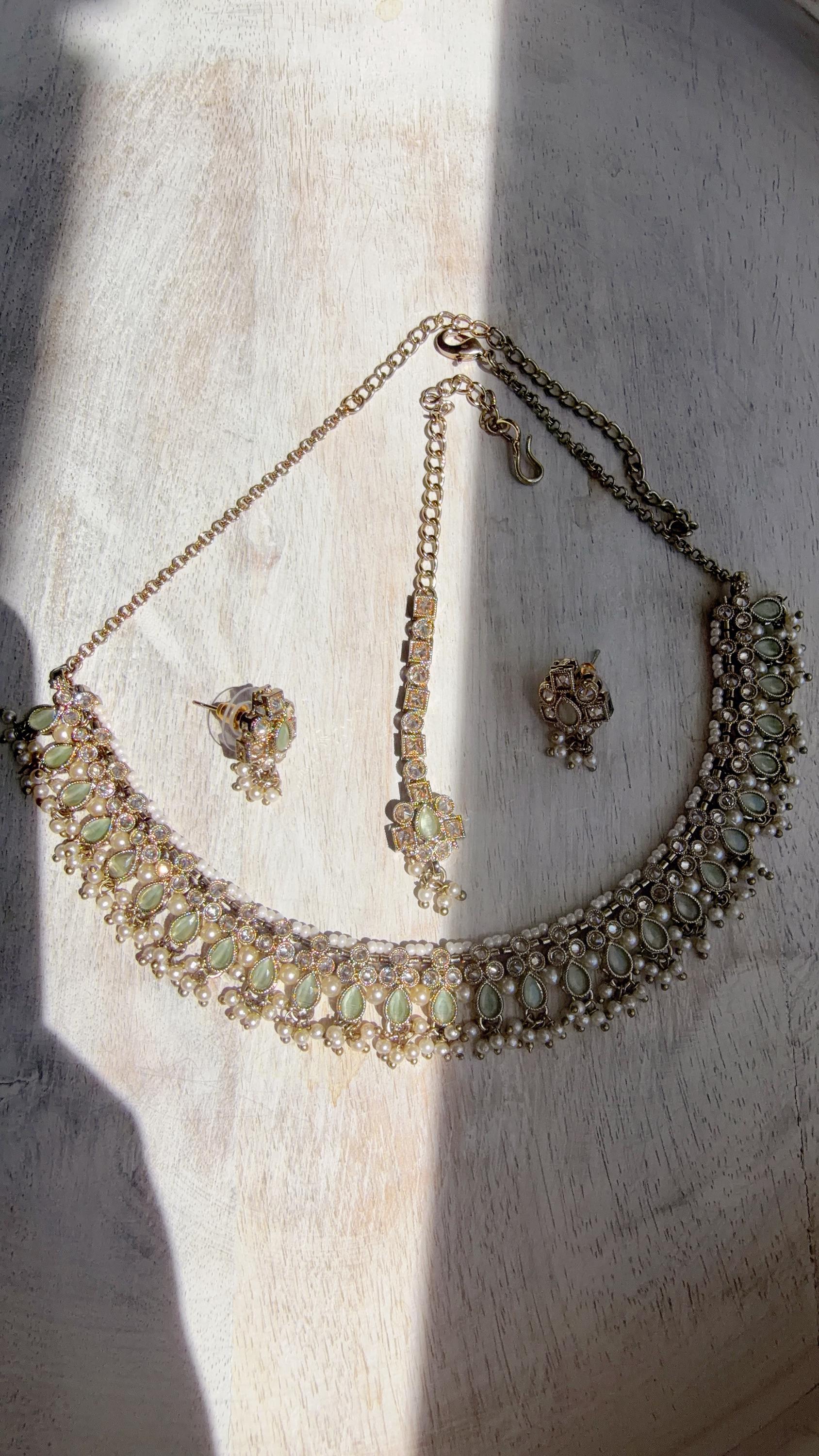 Petite look Antique Polki Kundan Mint Necklace Set with stud Earrings and Tikka | Indian Jewelry | Bridal Jewelry Kaur
