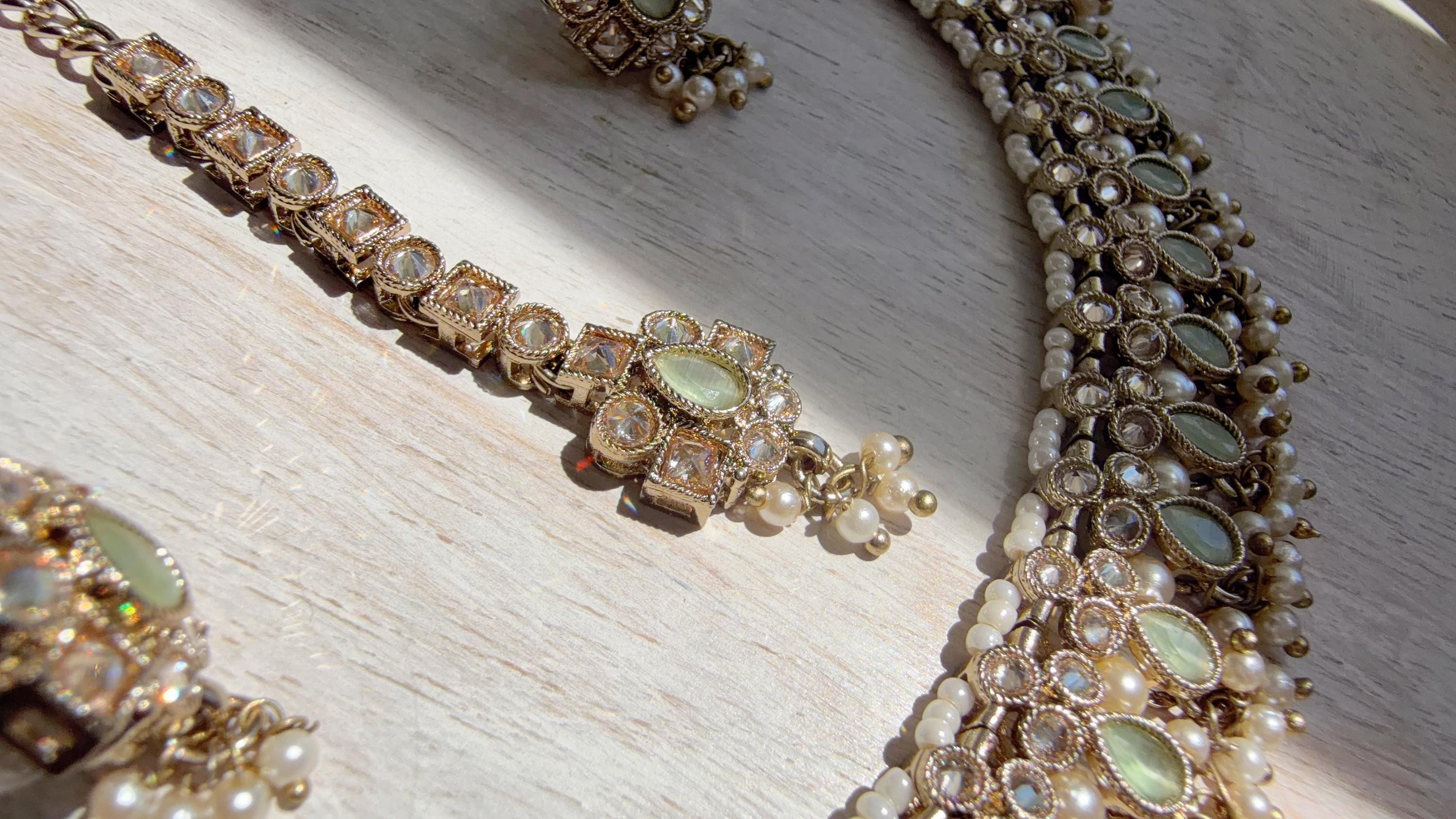 Petite look Antique Polki Kundan Mint Necklace Set with stud Earrings and Tikka | Indian Jewelry | Bridal Jewelry Kaur