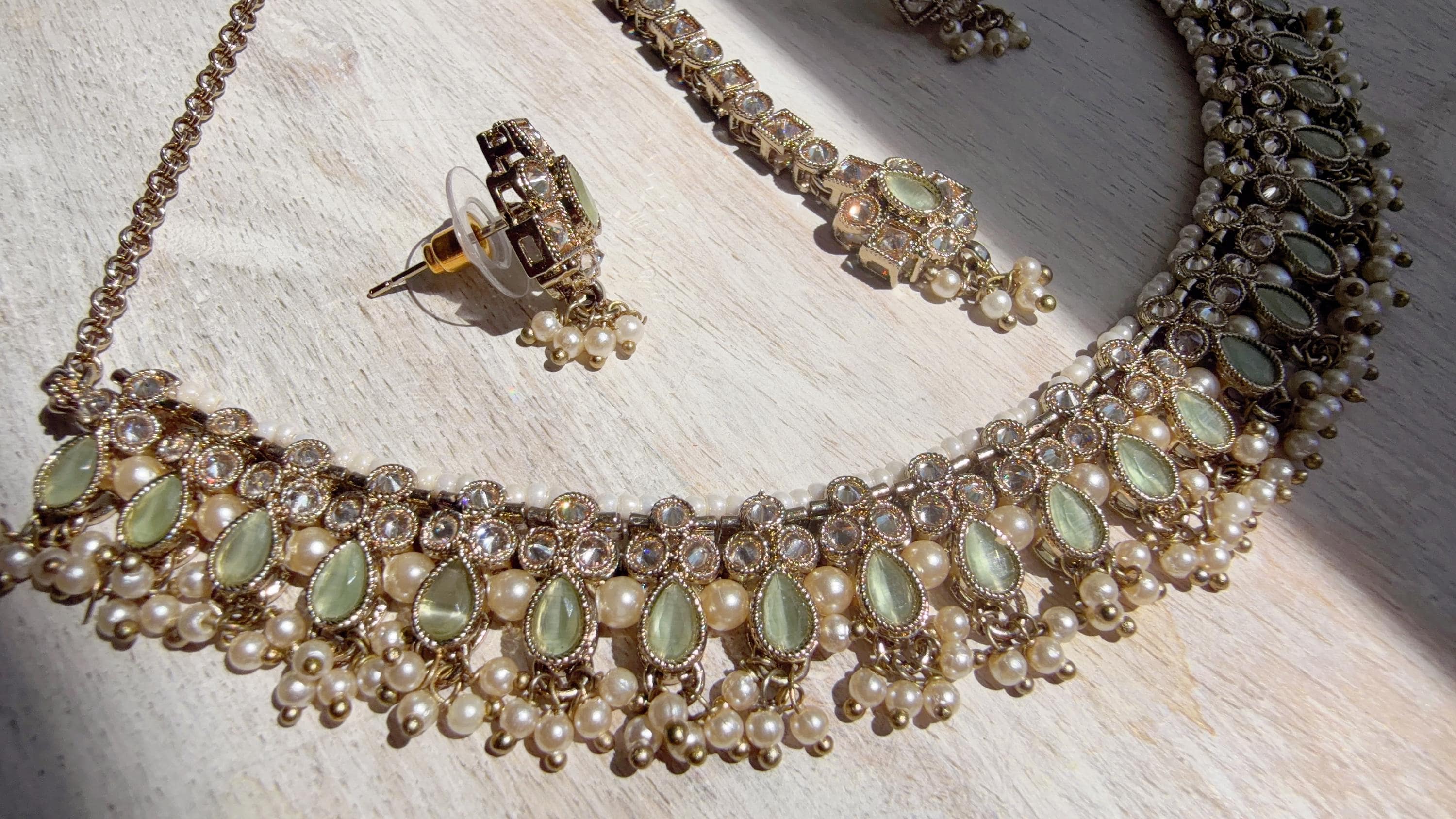 Petite look Antique Polki Kundan Mint Necklace Set with stud Earrings and Tikka | Indian Jewelry | Bridal Jewelry Kaur