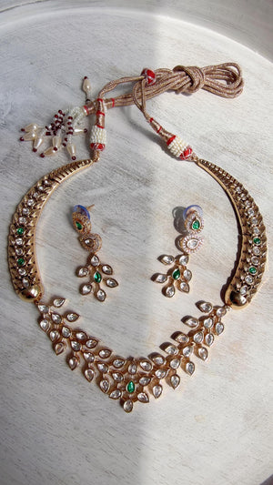 Emerald kundan hasli style Necklace Set Indian Bridal Wedding Jewelry / diamond Hasli /Indian Wedding jewelry