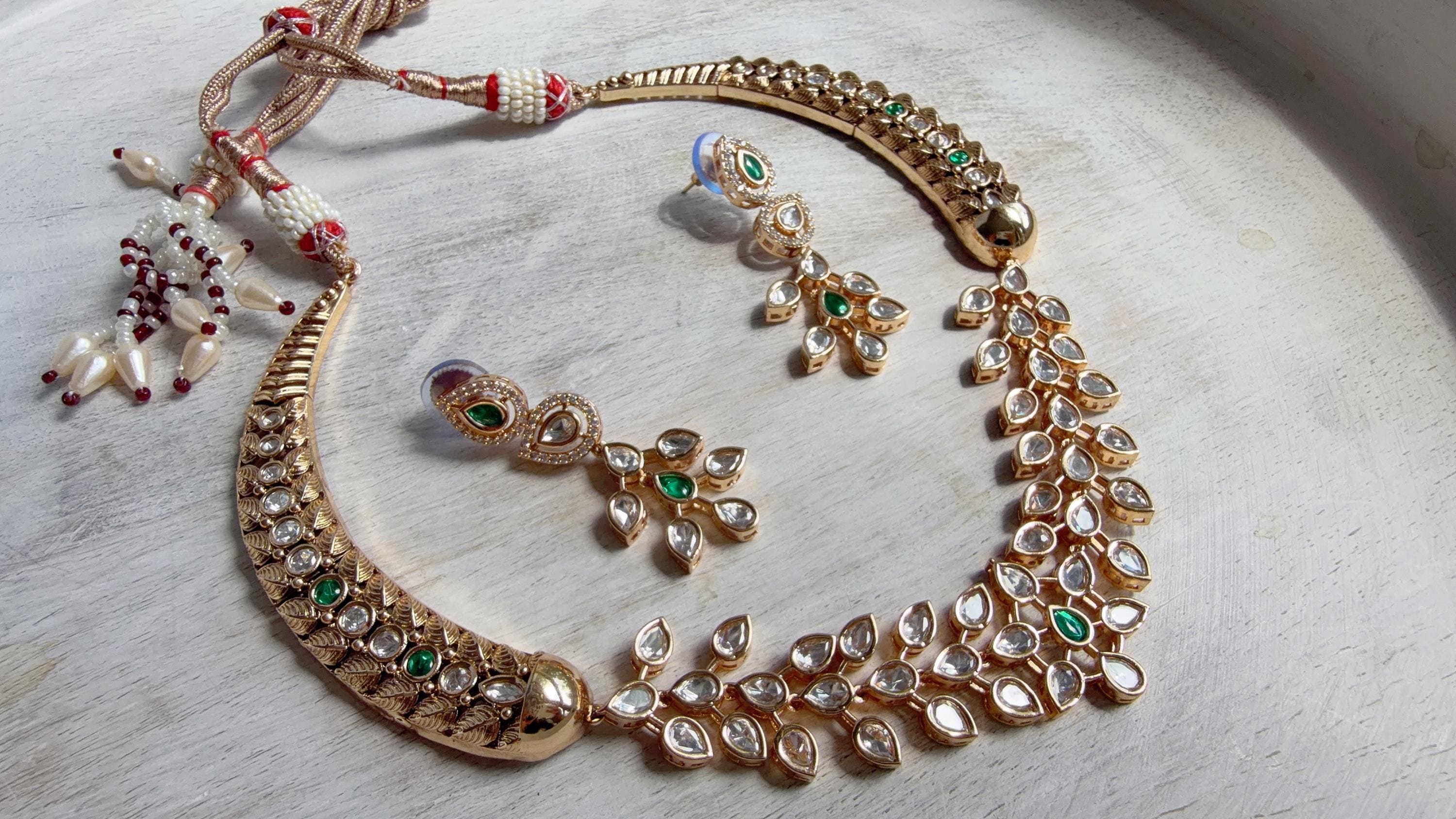 Emerald kundan hasli style Necklace Set Indian Bridal Wedding Jewelry / diamond Hasli /Indian Wedding jewelry