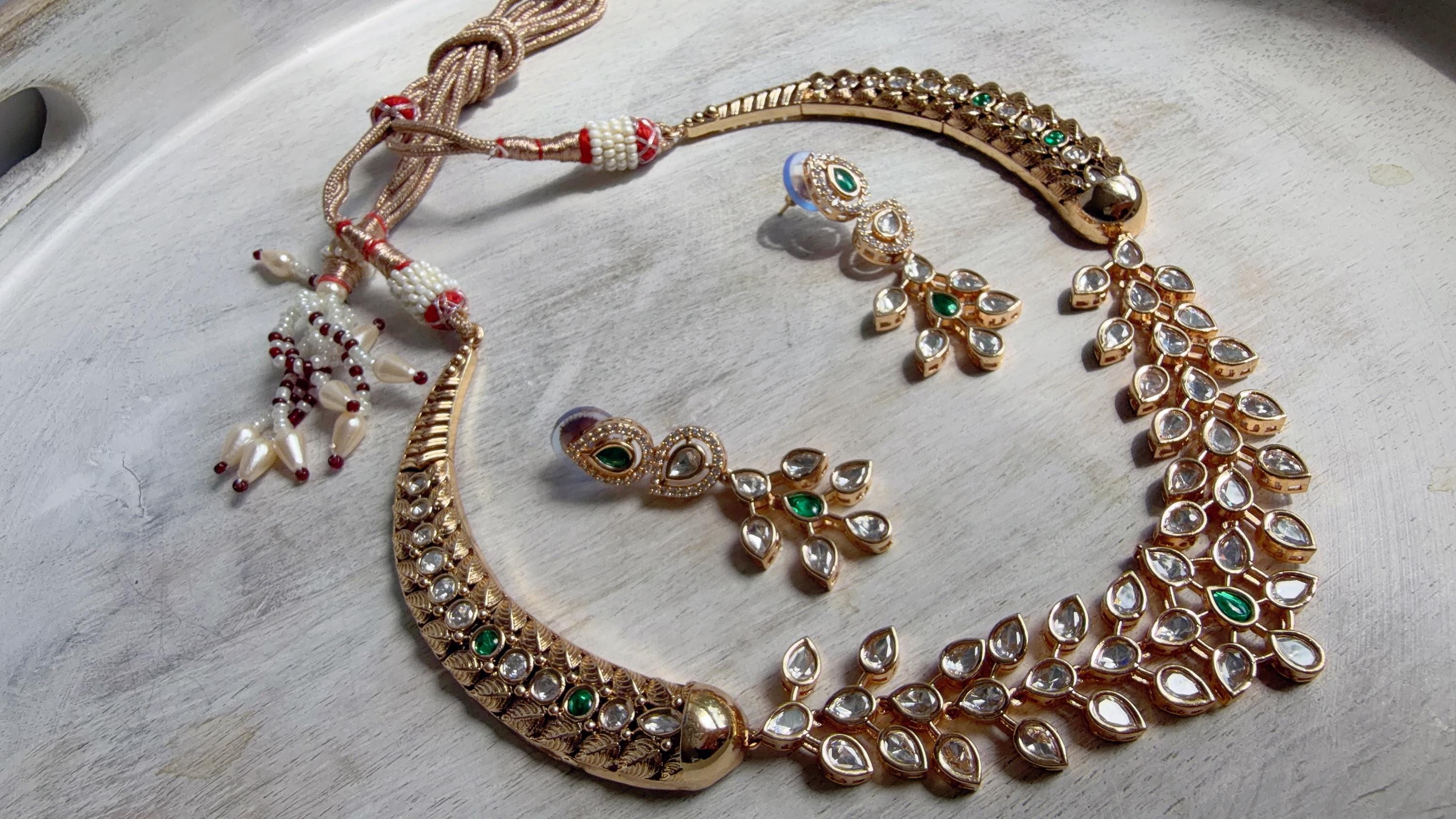 Emerald kundan hasli style Necklace Set Indian Bridal Wedding Jewelry / diamond Hasli /Indian Wedding jewelry