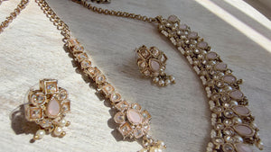 Petite look Antique Polki Kundan Baby pink Necklace Set with stud Earrings and Tikka | Indian Jewelry | Bridal Jewelry Kaur