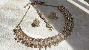 Petite look Antique Polki Kundan Baby pink Necklace Set with stud Earrings and Tikka | Indian Jewelry | Bridal Jewelry Kaur