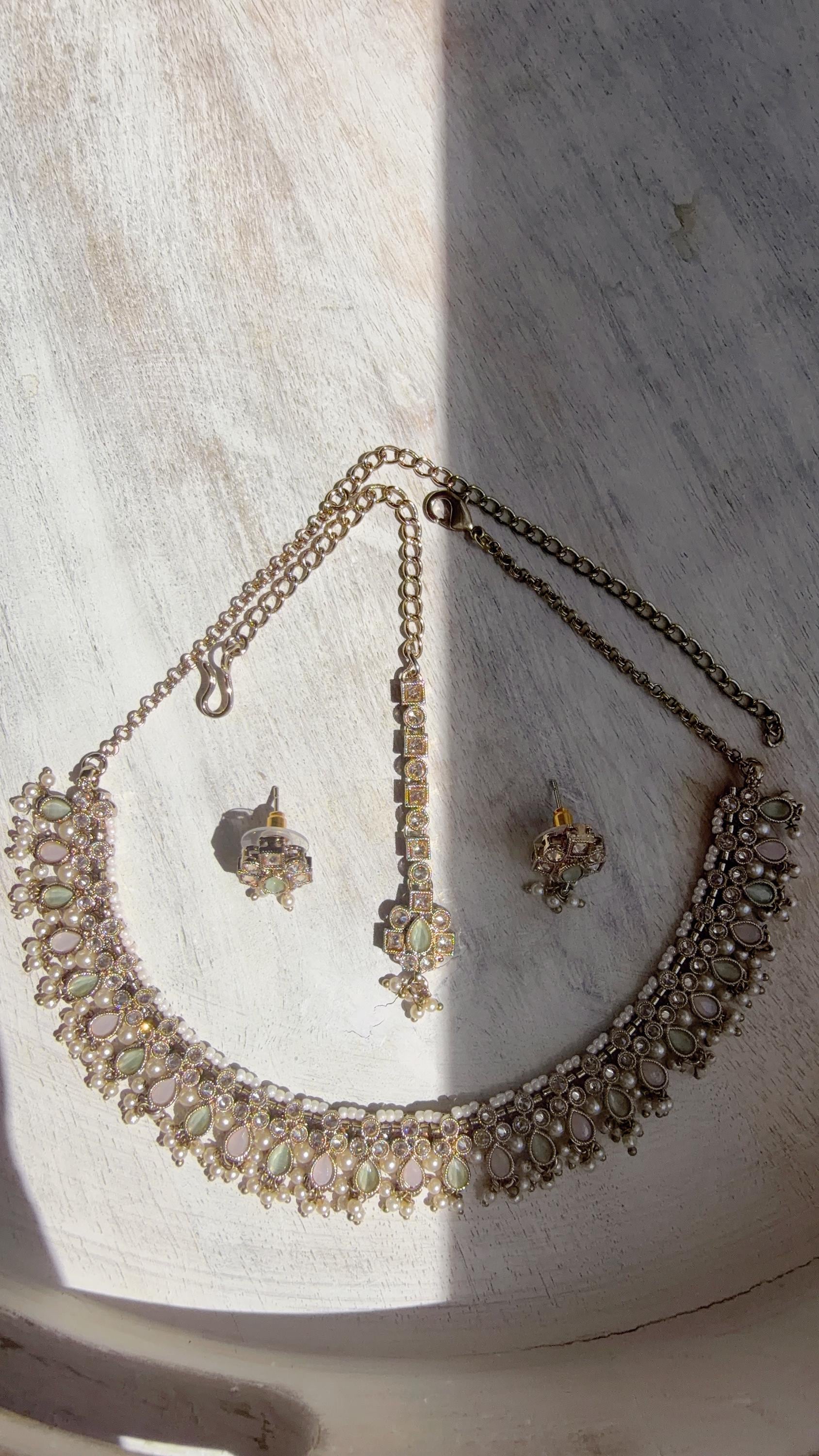 Petite look Antique Polki Kundan Mint pink Necklace Set with stud Earrings and Tikka | Indian Jewelry | Bridal Jewelry Kaur
