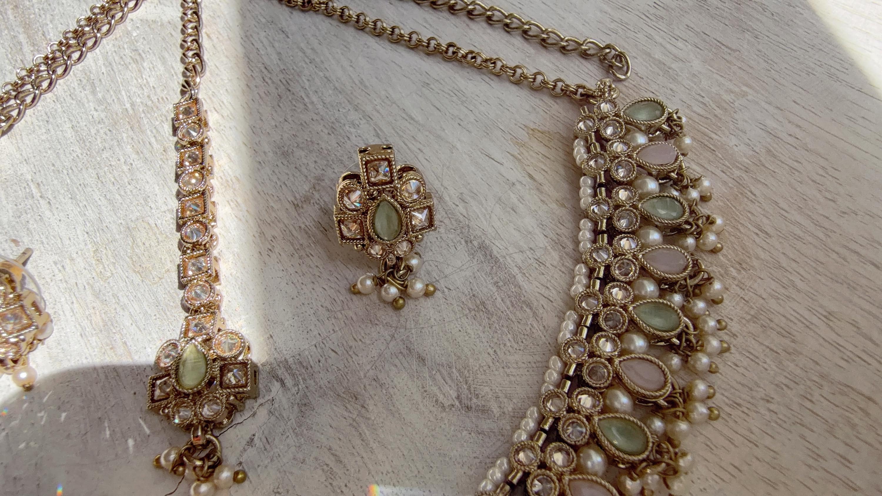Petite look Antique Polki Kundan Mint pink Necklace Set with stud Earrings and Tikka | Indian Jewelry | Bridal Jewelry Kaur