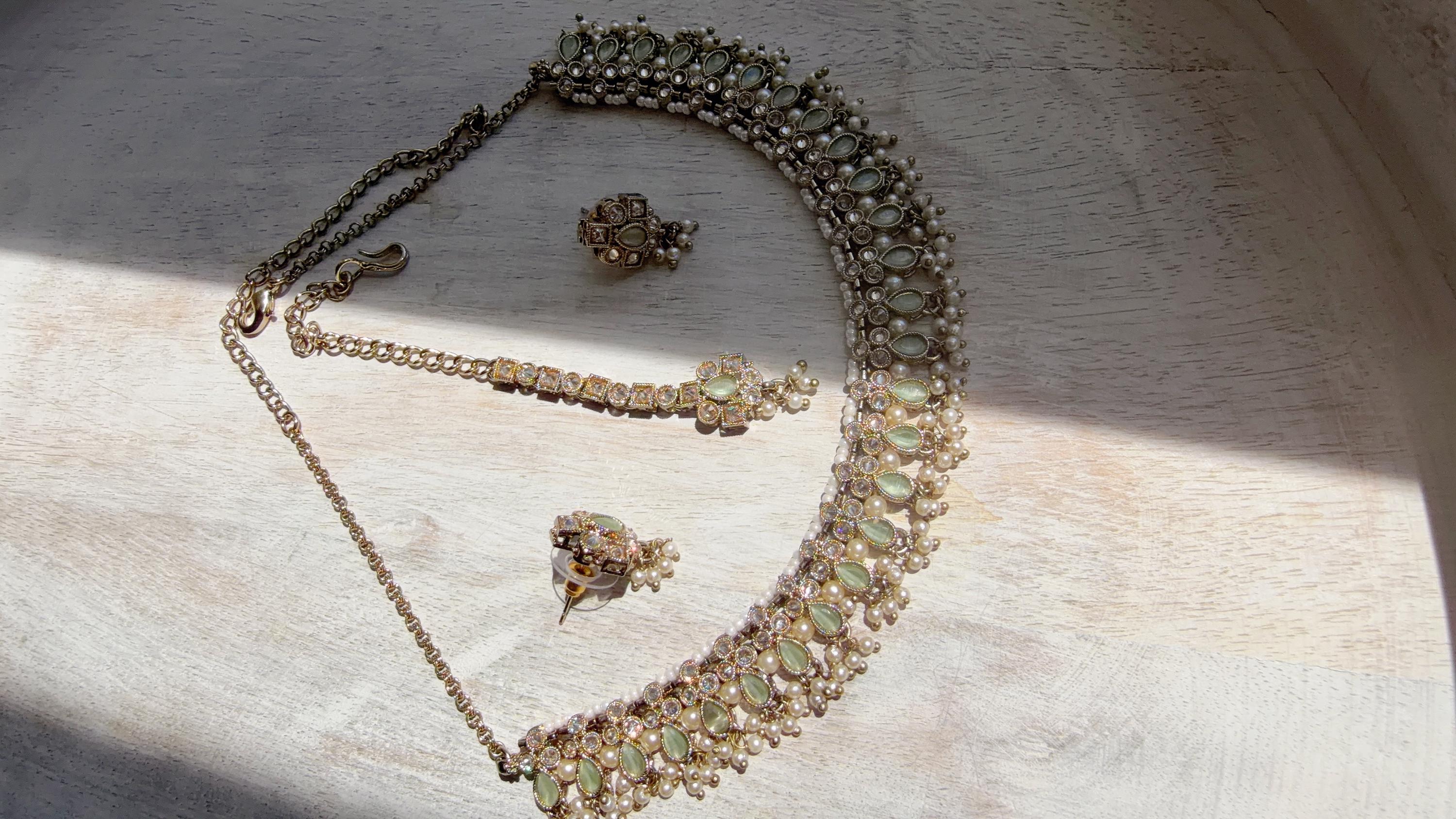 Petite look Antique Polki Kundan Mint Necklace Set with stud Earrings and Tikka | Indian Jewelry | Bridal Jewelry Kaur