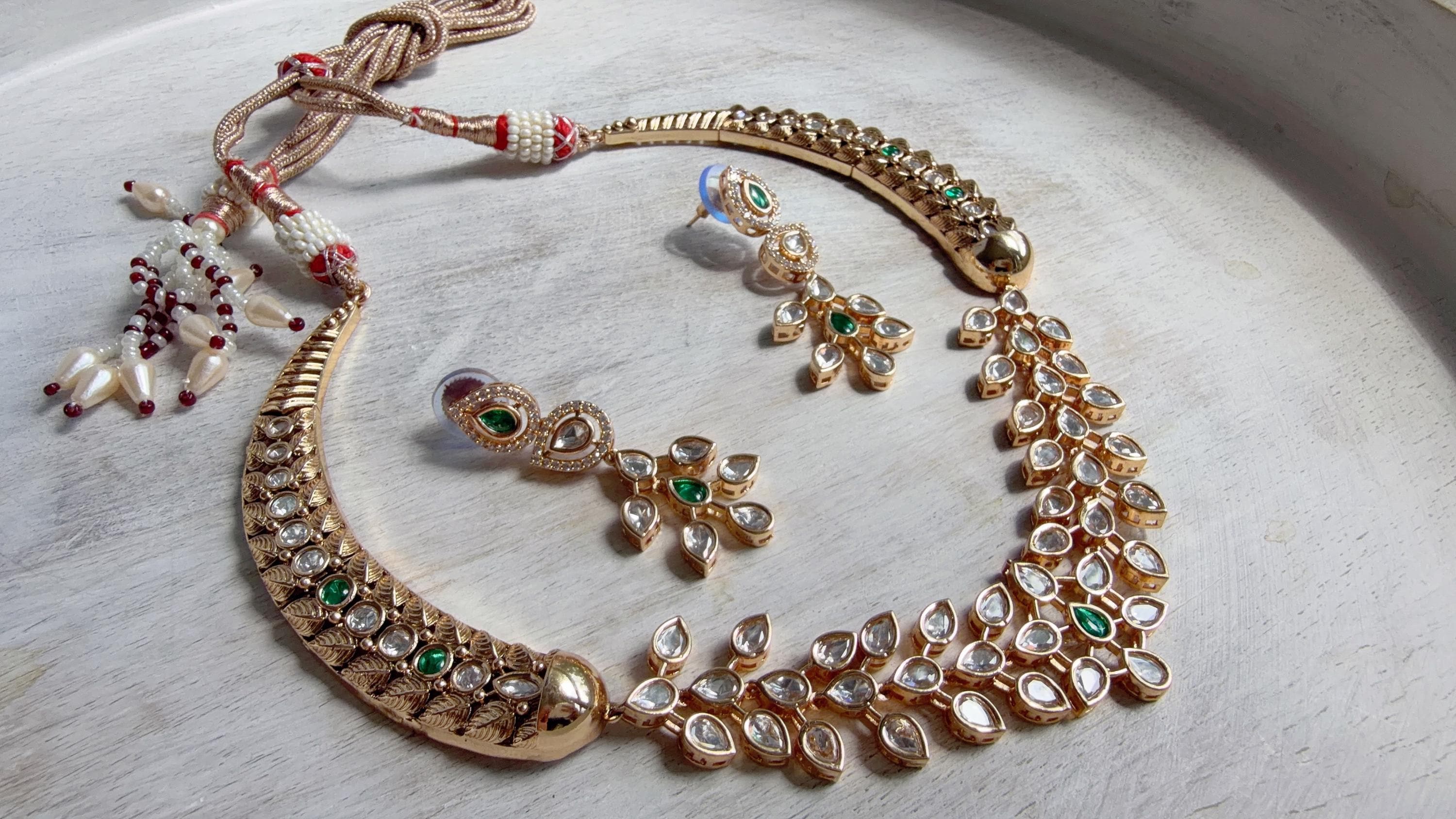 Emerald kundan hasli style Necklace Set Indian Bridal Wedding Jewelry / diamond Hasli /Indian Wedding jewelry